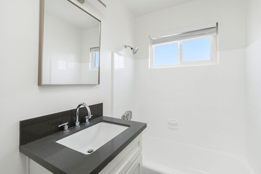 More Photos Of 939 Pacific Ave, Long Beach Apartments For Sale