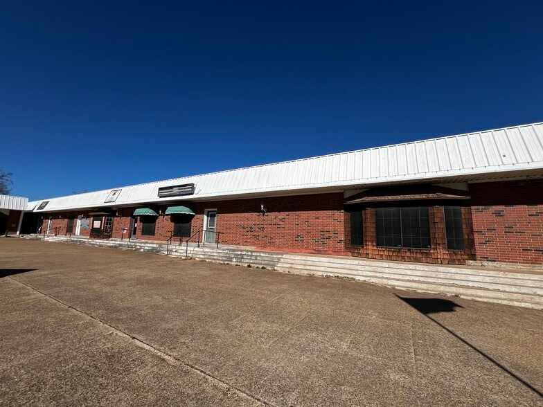 More Photos Of 1101 W Commerce St, Buffalo Storefront Retail Office For Sale