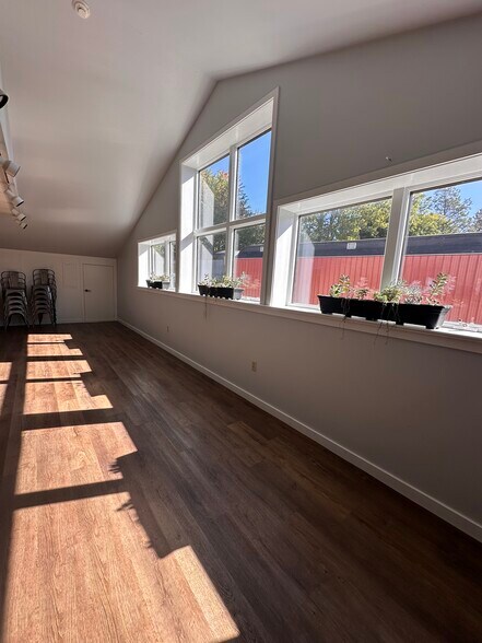 More Photos Of 226 Gap Rd, Strasburg General Retail For Lease