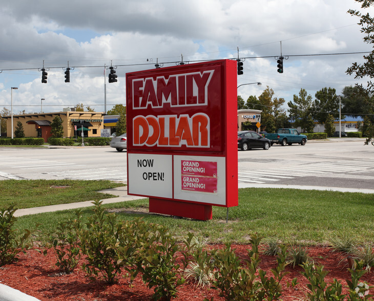 Primary Photo Of 4000-4004 W Vine St, Kissimmee Storefront For Sale