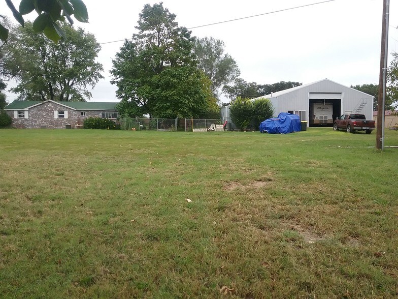 More Photos Of 909 McClure Ave, Lowell Service For Sale