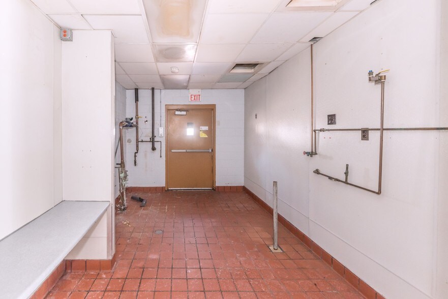 More Photos Of 3123 Route 9W, Saugerties Restaurant For Lease