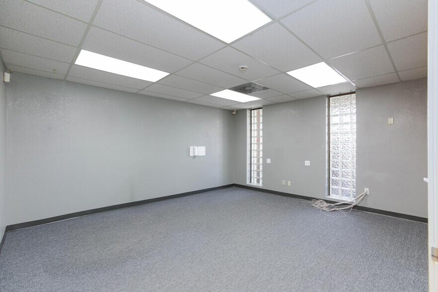 More Photos Of 872 E Sahara Ave, Las Vegas Medical For Lease