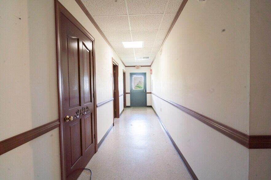 More Photos Of 220 Chesapeake Dr, White Stone Office For Sale