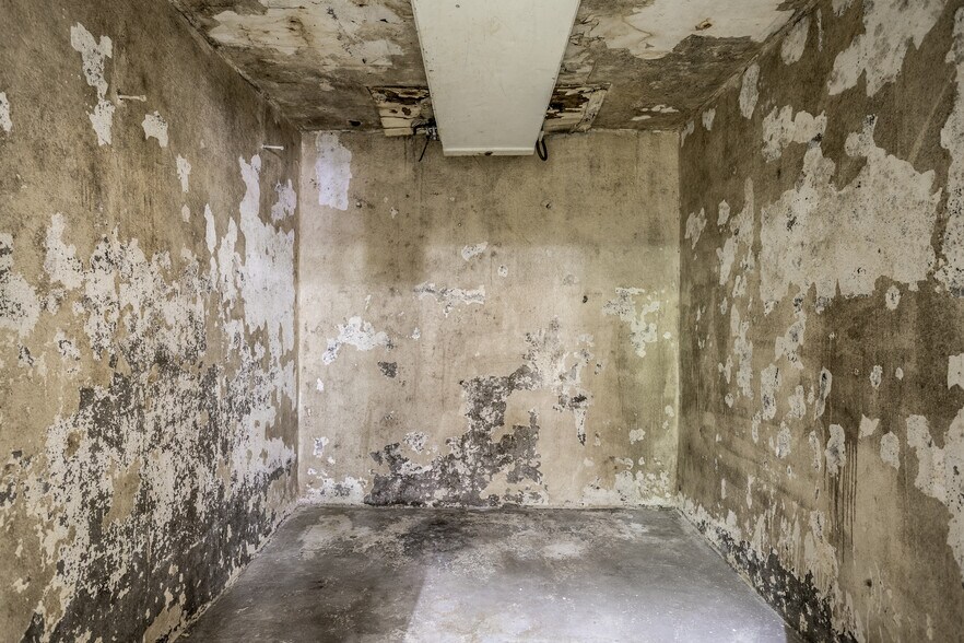 More Photos Of 502 S Keystone Ave, Indianapolis Light Manufacturing For Lease