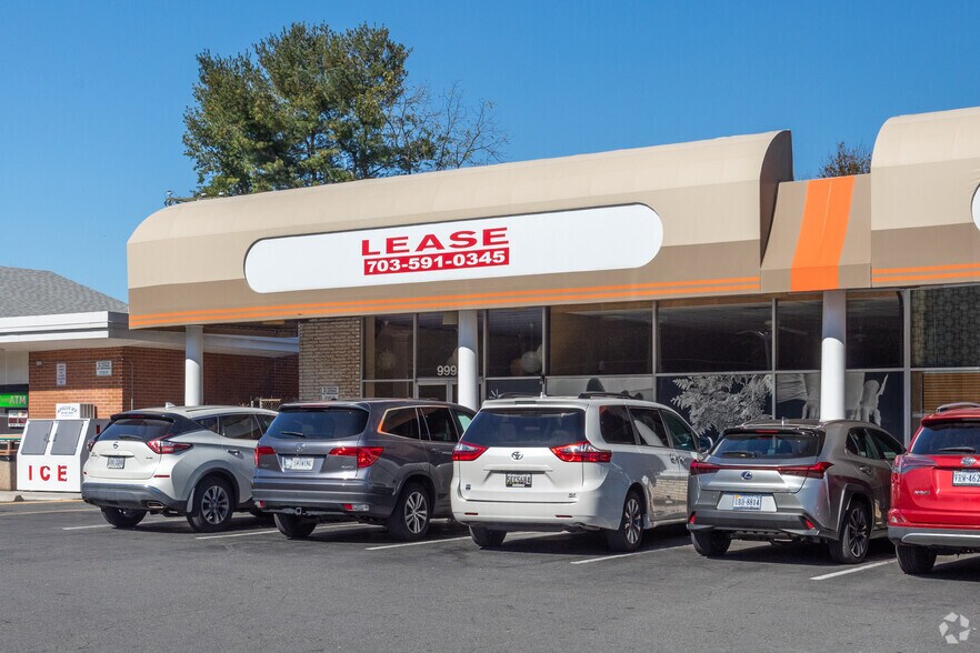More Photos Of 9960-10018 Main St, Fairfax Storefront For Lease