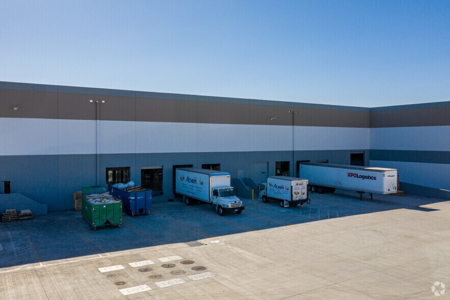 More Photos Of 4278 N Harbor Blvd, Fullerton Warehouse For Lease