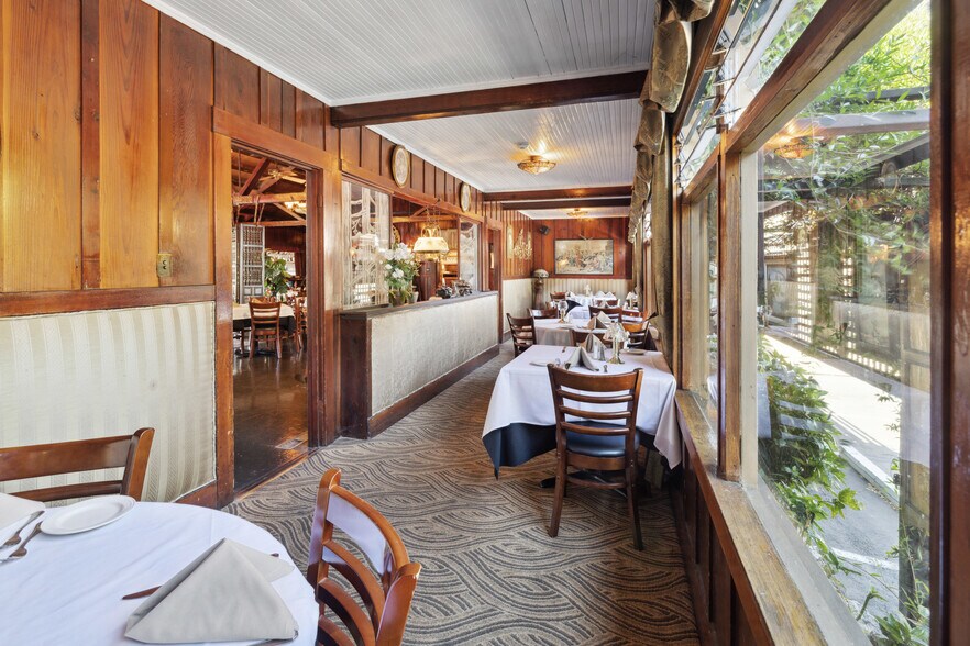 More Photos Of 13300 Big Basin Way, Boulder Creek Restaurant For Sale