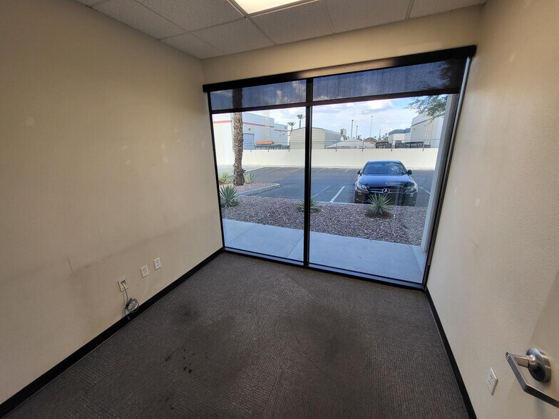 More Photos Of 3326 Ponderosa Way, Las Vegas Warehouse For Lease