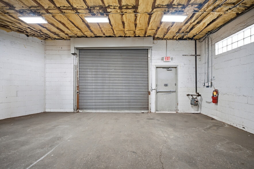 More Photos Of 20 Denton Ave, Garden City Park Service For Lease