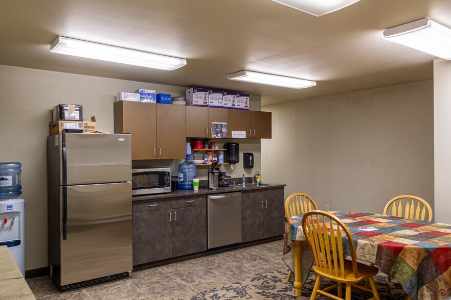 More Photos Of 3860 Helberg Dr, Helena Service For Lease