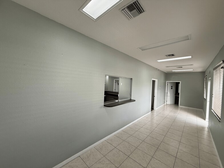 More Photos Of 4840-4852 Sun N Lake Blvd, Sebring Medical For Lease