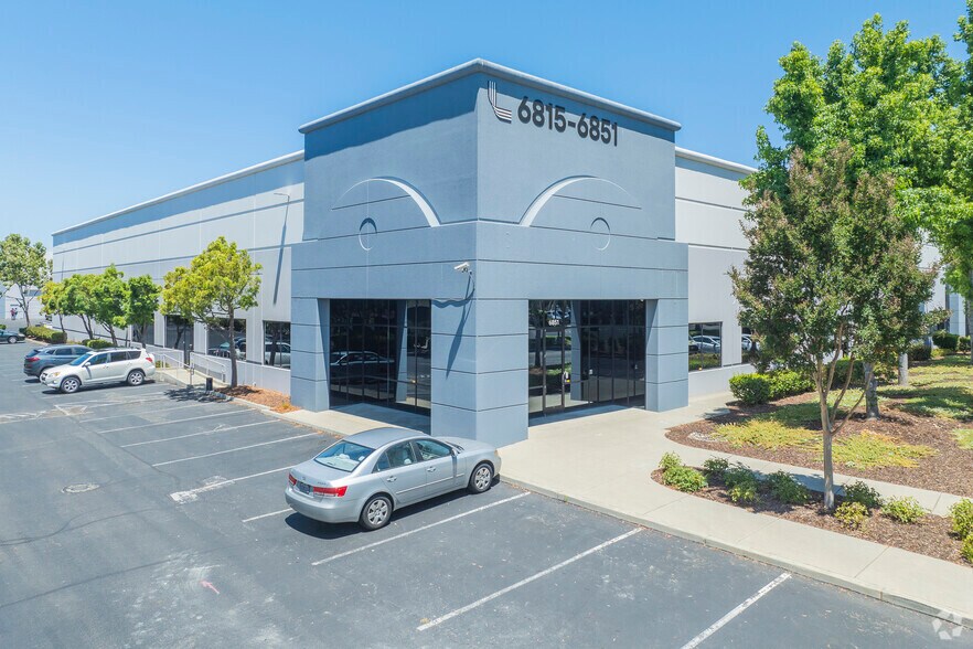 More Photos Of 6815 Mowry Ave, Newark Warehouse For Lease