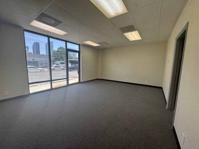 More Photos Of 4291 Polaris Ave, Las Vegas Distribution For Lease