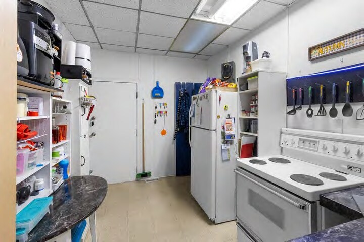 More Photos Of 275 Okanagan Av E, Penticton Industrial For Sale