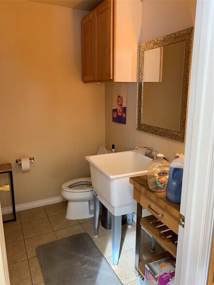 More Photos Of 5733-5735 Us Hwy 93 S, Whitefish Self Storage For Lease