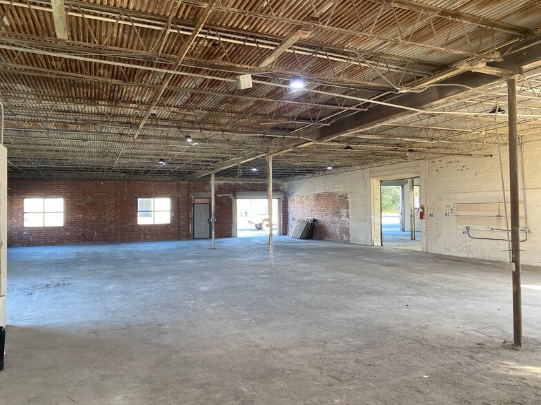 More Photos Of 426 N Myrtle Ave, Jacksonville Warehouse For Lease