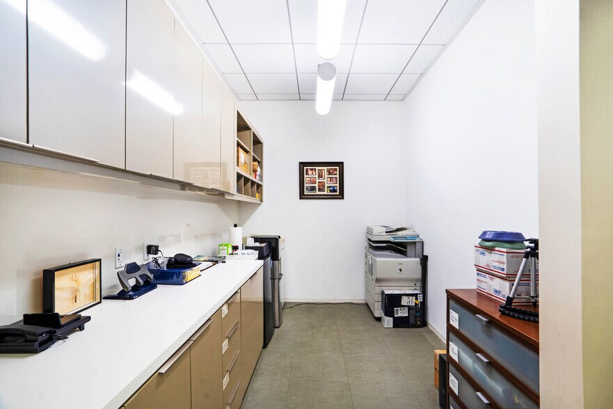 More Photos Of 23 Brookline, Aliso Viejo Warehouse For Sale