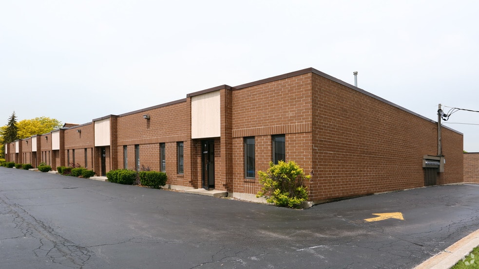 More Photos Of 737-753 N Edgewood Ave, Wood Dale Warehouse For Lease