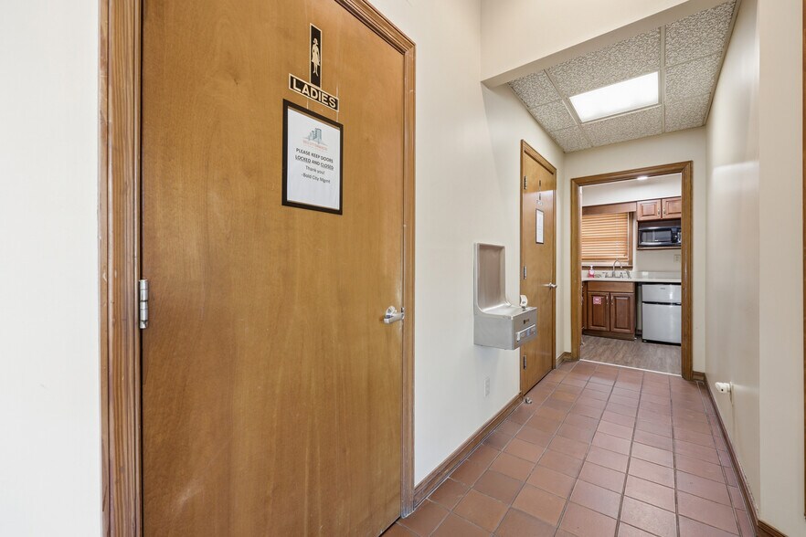 More Photos Of 1734 Kingsley Ave, Orange Park Office For Sale