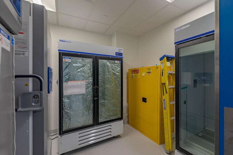 More Photos Of 727 Norristown Rd, Lower Gwynedd Research And Development For Lease