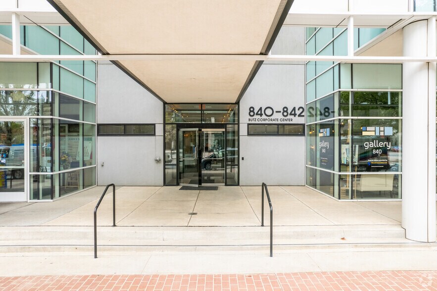 More Photos Of 840 W Hamilton St, Allentown Office For Lease