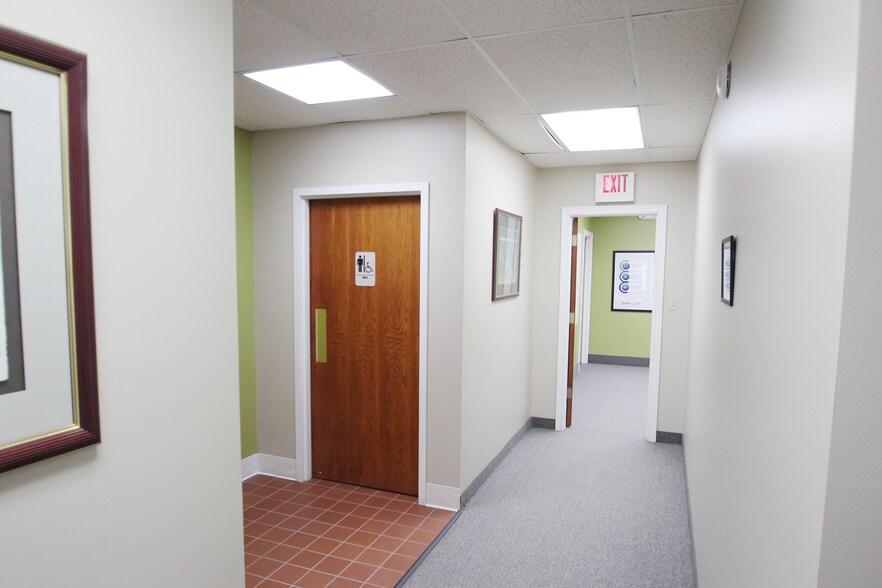 More Photos Of 150 Smokerise Dr, Wadsworth Office Residential For Sale