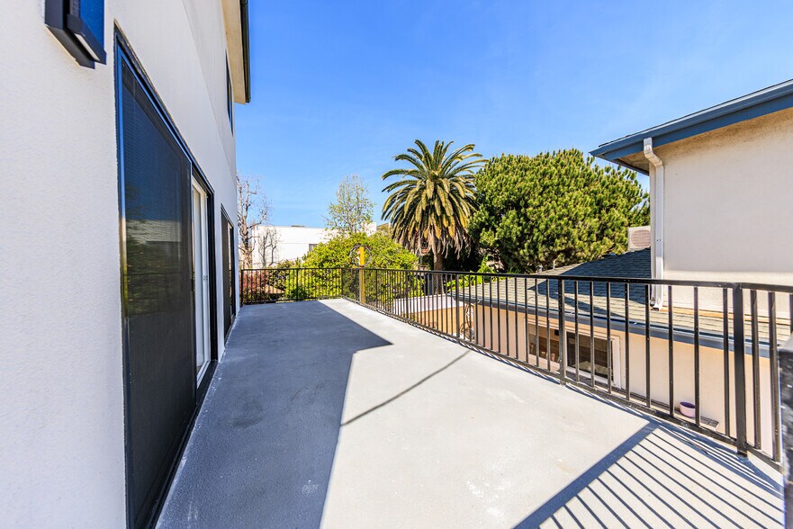 More Photos Of 1954-1958 Purdue Ave, Los Angeles Apartments For Sale