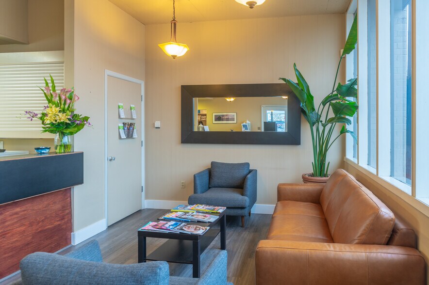 More Photos Of 12850 SW Canyon Rd, Beaverton Medical For Lease