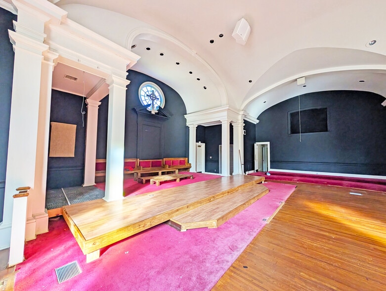 More Photos Of 461 Choccolocco Rd, Anniston Religious Facility For Sale