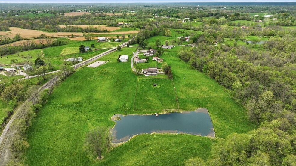 More Photos Of 1532 Eads Rd, Verona Flex For Sale