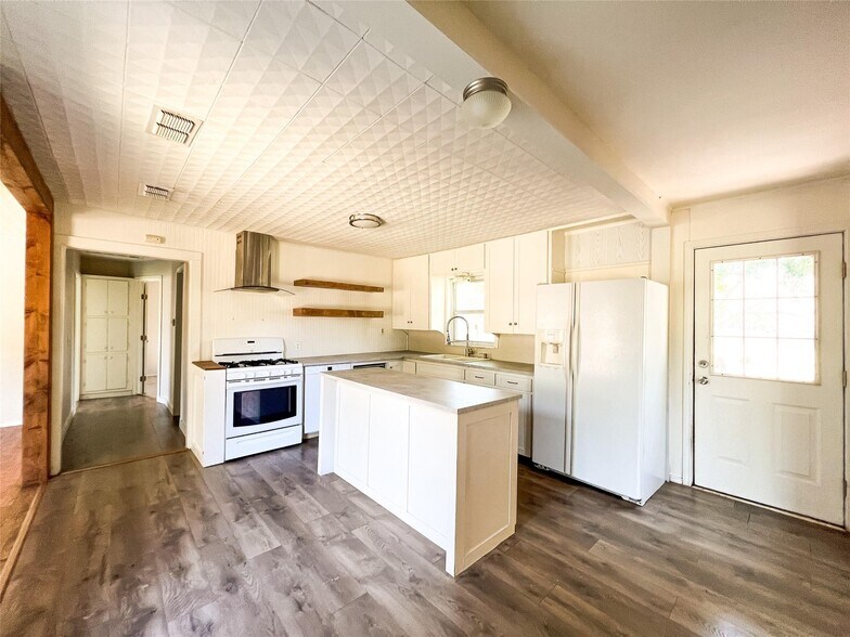 More Photos Of 1425 W Groesbeck St, Stephenville Apartments For Sale