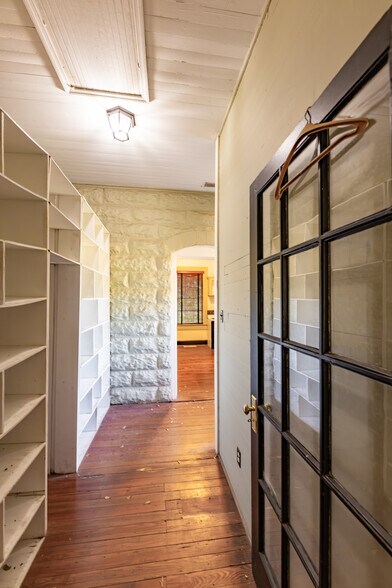 More Photos Of 314 S Green St, Thomaston Office For Sale