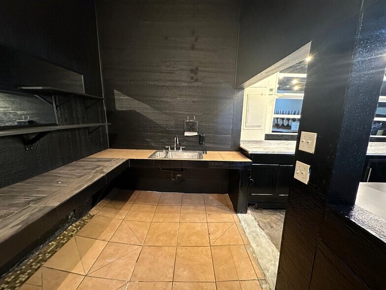 More Photos Of 6401 E 12th St, Kansas City Restaurant For Sale