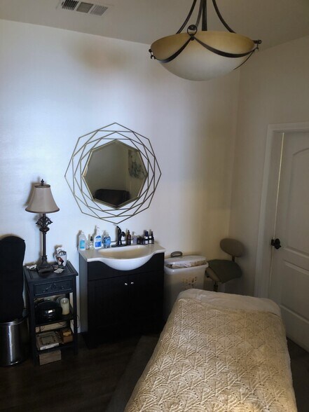 More Photos Of 668 E Redlands Blvd, Redlands Office For Sale