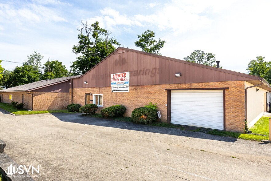More Photos Of 881 Newtown Pike, Lexington Flex For Lease