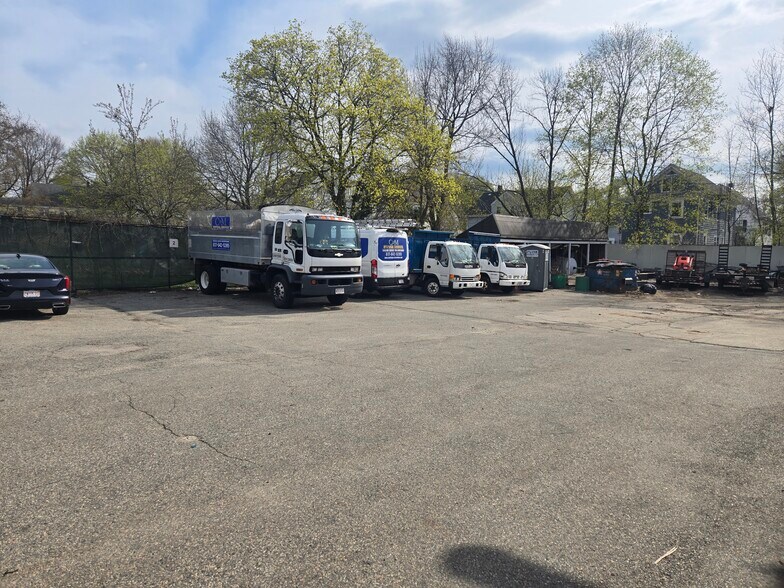 More Photos Of 23-25 Garfield Ave, Woburn Office For Lease