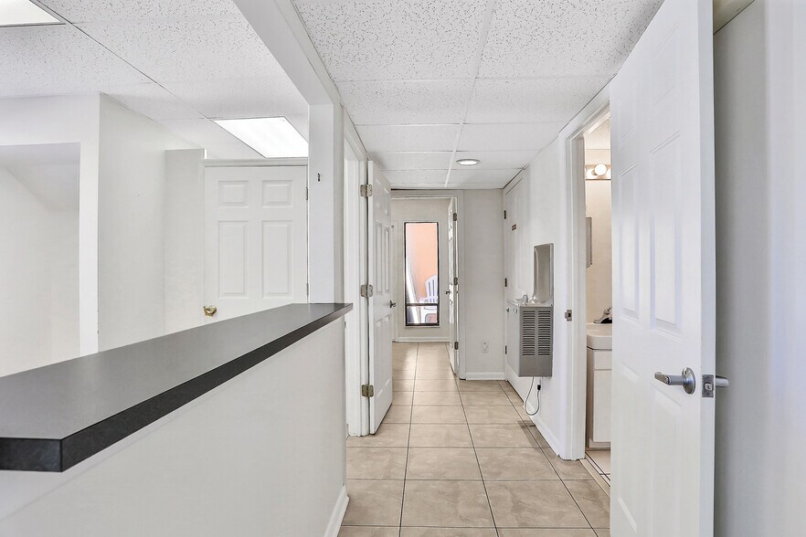 More Photos Of 162 Peninsula Dr S, Daytona Beach Medical For Sale