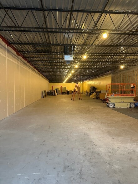 More Photos Of 5879-5891 S Transit Rd, Lockport Storefront For Lease