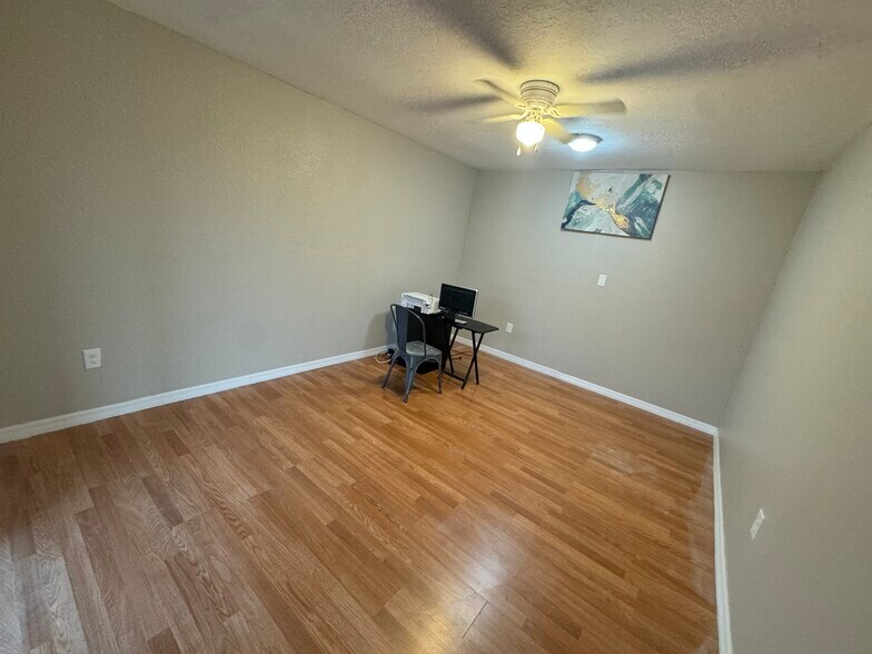 More Photos Of 531 N US Highway 17 92, Longwood Storefront Retail Office For Sale