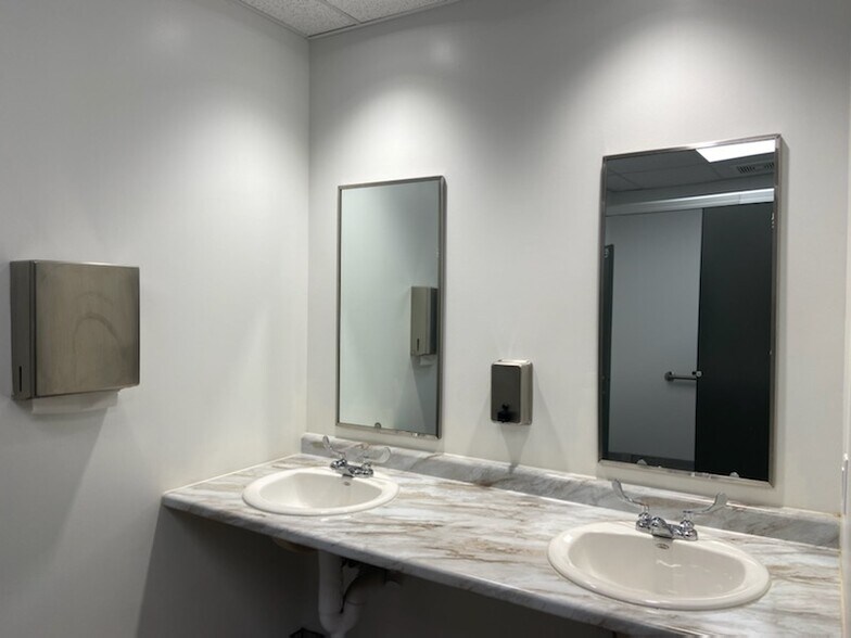 More Photos Of 20120 Route 19, Cranberry Township Unknown For Lease