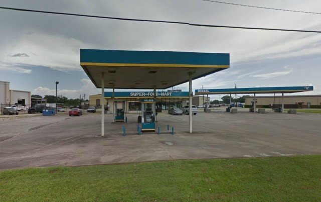 More Photos Of 1625 W Cardinal Dr, Beaumont Service Station For Sale
