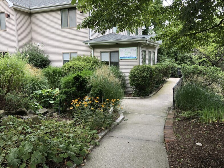 More Photos Of 656 Main St, Port Jefferson Office Residential For Lease