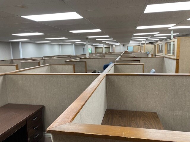 More Photos Of 2700 N Belt Hwy, Saint Joseph Office For Sale