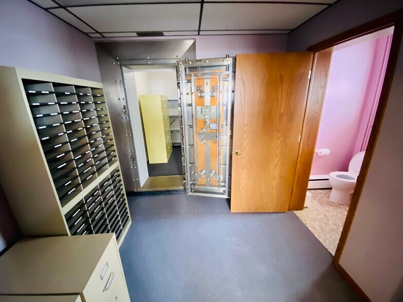 More Photos Of 713 Railroad Ave, Lomira Storefront For Lease