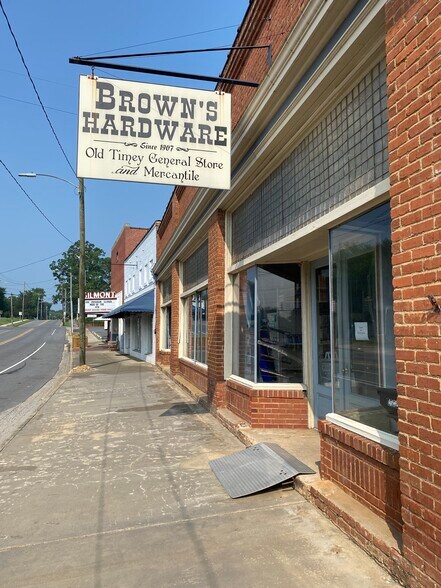 More Photos Of 103 N Main St, Mount Gilead Storefront For Sale