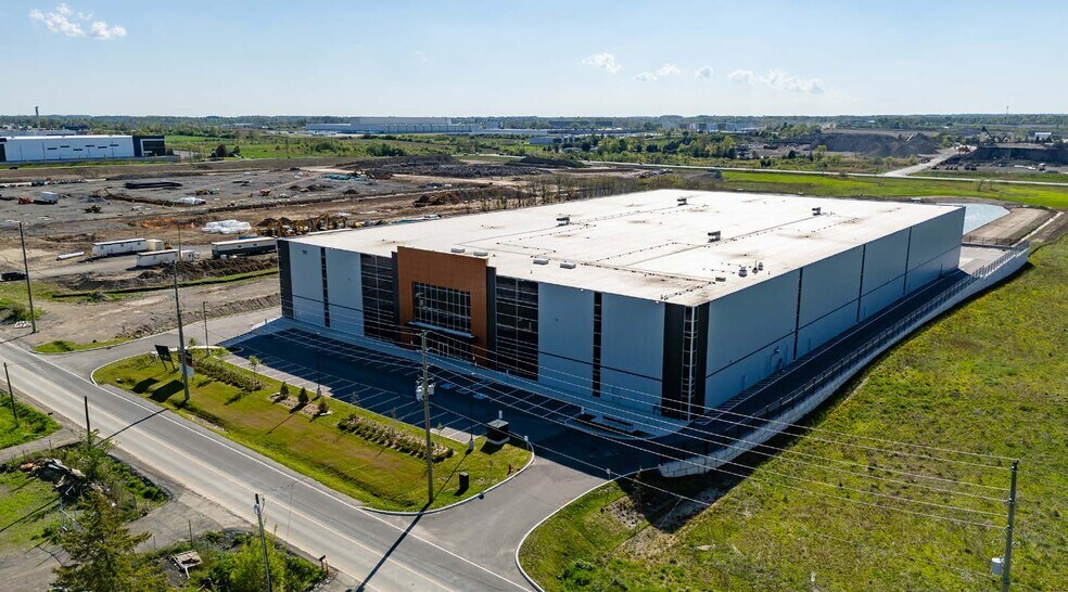 More Photos Of 190 Glover Rd, Hamilton Distribution For Sale