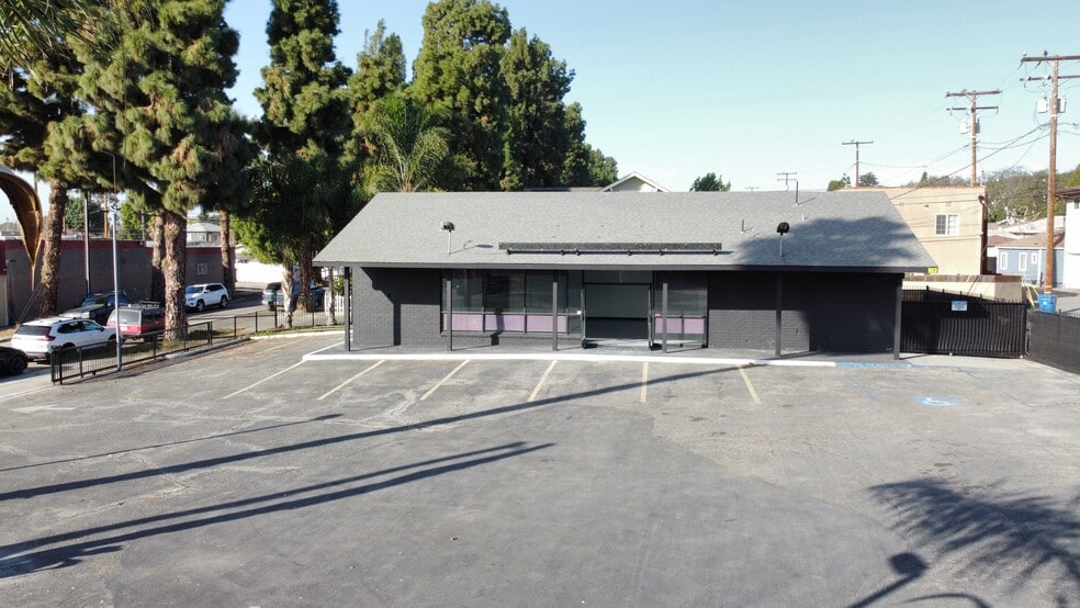 More Photos Of 11601 Whittier Blvd, Whittier Auto Dealership For Sale