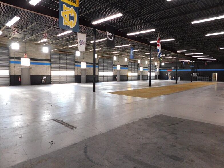 More Photos Of 5145 Commercial Dr, Melbourne Warehouse For Lease