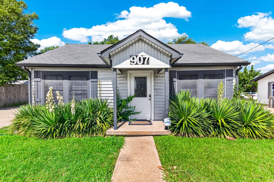 Primary Photo Of 907 N Goliad Rd, Rockwall Office For Lease